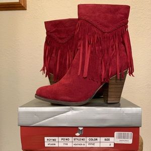 Breckelle’s wine fringe heeled boots NWOT